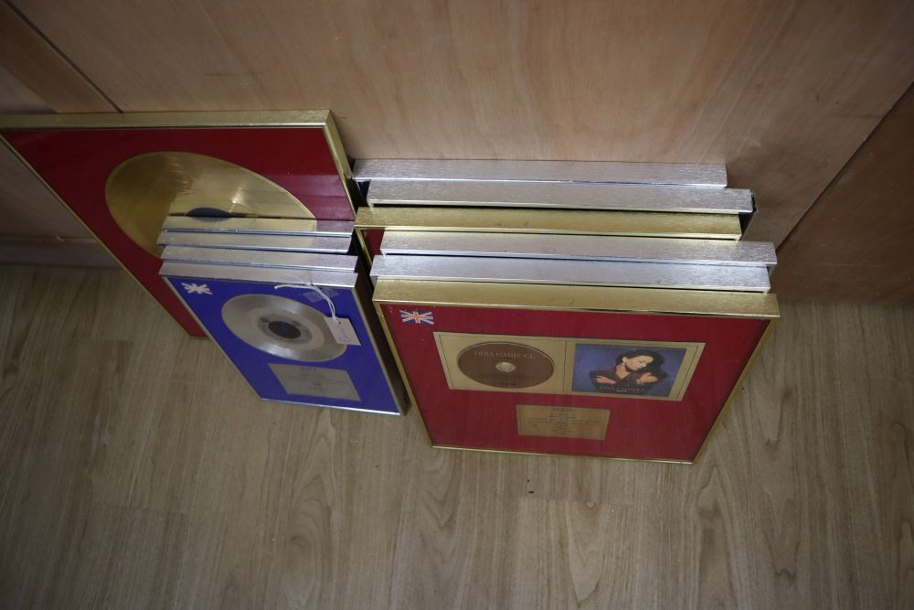 Sixteen various record presentation frames including Nigel Lovis, gold discs etc (16)